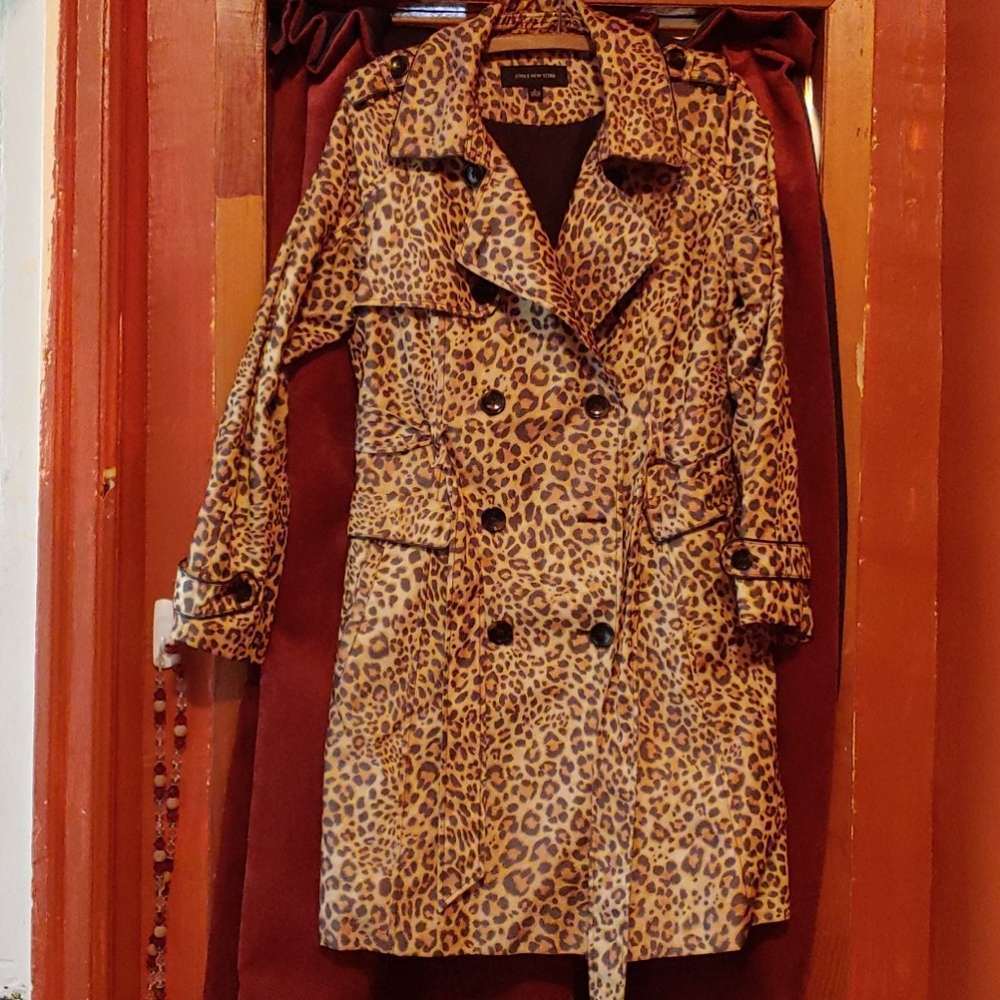 Trench/Rain Coat